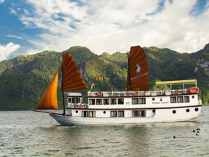 phoneix-cruises-ha-long-bay1