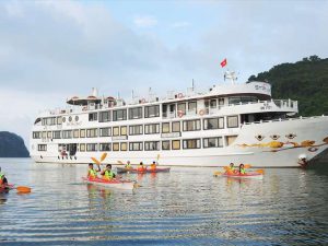 starlight-cruise-bai-tu-long-bay1