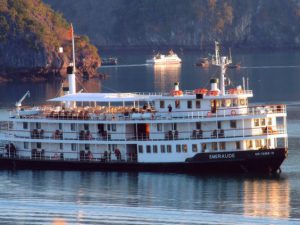 Emeraude-cruises-ha-long-bay20