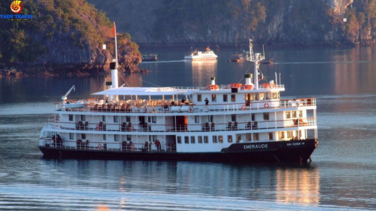 Emeraude-cruises-ha-long-bay20