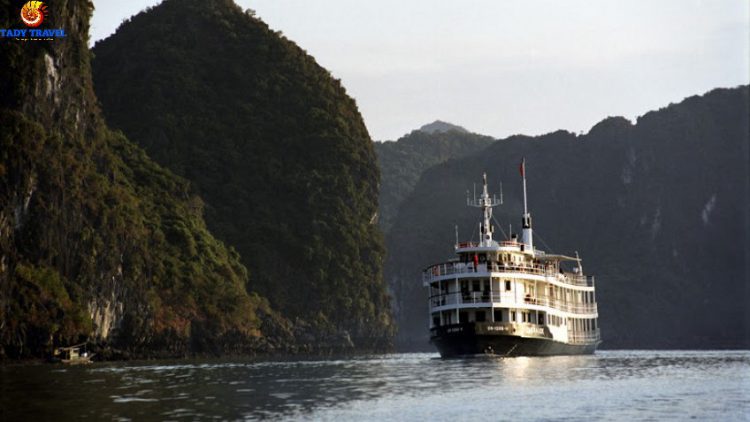 Emeraude-cruises-ha-long-bay21