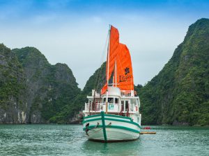 L'Azalée-cruise-ha-long-bay2