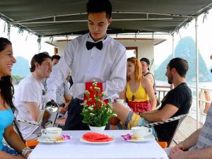 alova-day-cruise-ha-long-bay10