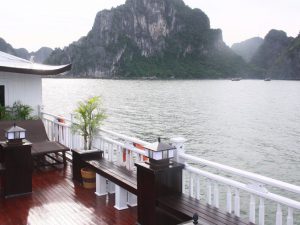 amira-cruises-bai-tu-long-bay5