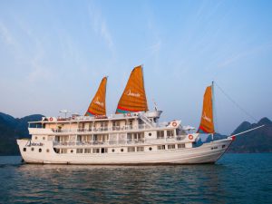 aphrodite-cruises-ha-long-bay1