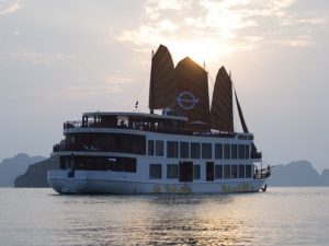 emperor-cruises-bai-tu-long-bay6