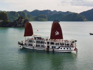 glory-cruises-ha-long-bay5