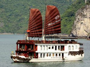 heritage-line-violet-cruise-ha-long-bay