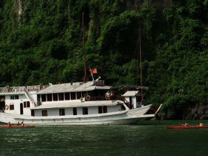 huong-hai-junk-ha-long-bay