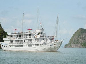 paradise-sails-cruises-ha-long-bay5