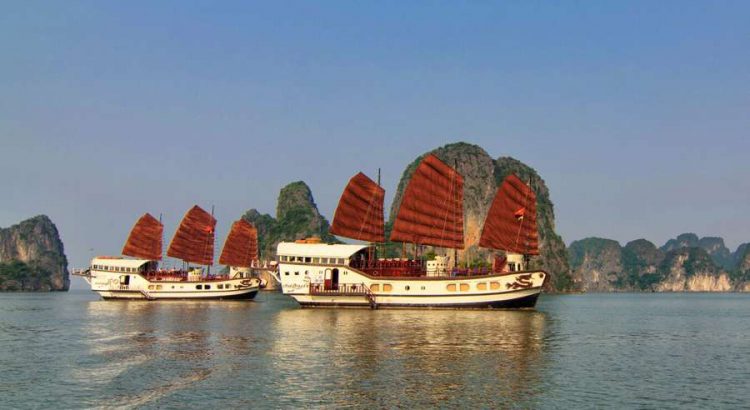 red-dragon-cruise-bai-tu-long-bay1