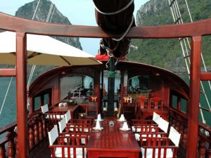 red-dragon-cruise-bai-tu-long-bay8