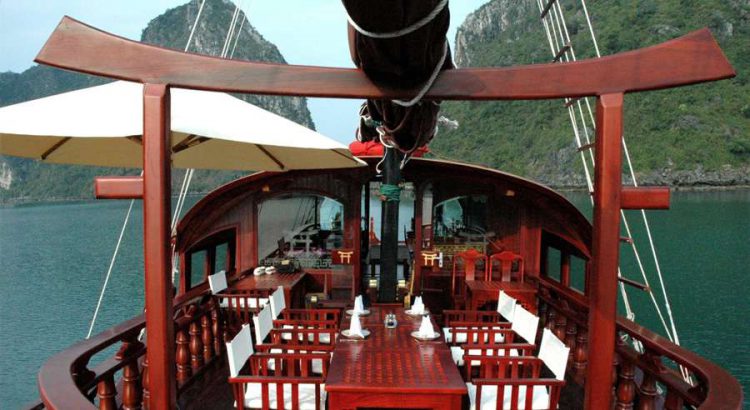 red-dragon-cruise-bai-tu-long-bay8