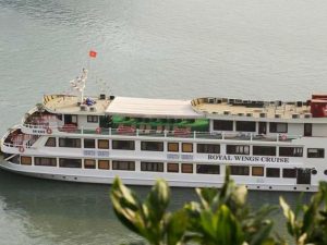 royal-wing-cruises-bai-tu-long-bay1