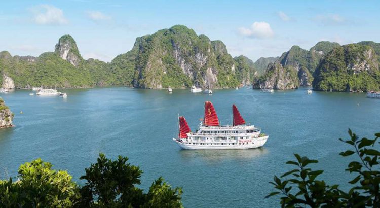 syrena-cruises-ha-long-bay3