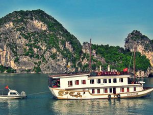 valentine-cruises-ha-long-bay