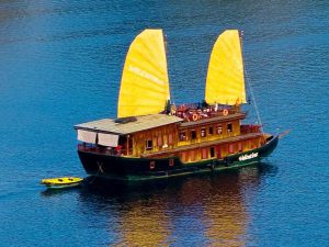 valentine-cruises-ha-long-bay2