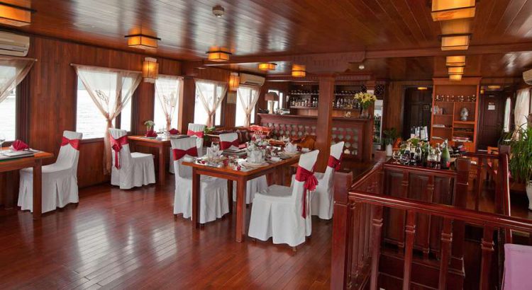 valentine-cruises-ha-long-bay4