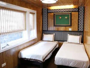 white-dolphin-cruises-bai-tu-long-bay4